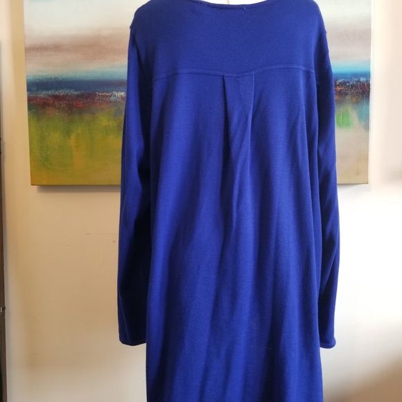 T Tahari Solid Monochrome Long-Sleeve Tops (2 Color Options) - Picture 7 of 10